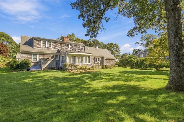 8 Loch Rannoch Way, Yarmouth Port, MA 02675