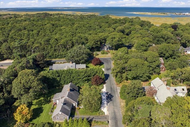 8 Loch Rannoch Way, Yarmouth Port, MA 02675