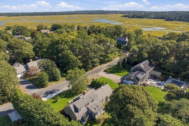 8 Loch Rannoch Way, Yarmouth Port, MA 02675