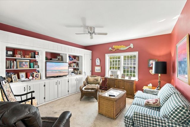 8 Loch Rannoch Way, Yarmouth Port, MA 02675