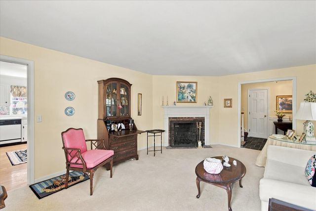 8 Loch Rannoch Way, Yarmouth Port, MA 02675