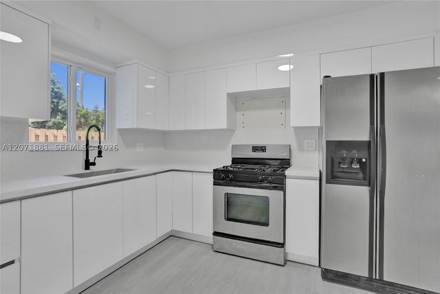 811 Finley Ct, Hollywood, FL 33020
