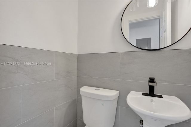 811 Finley Ct, Hollywood, FL 33020