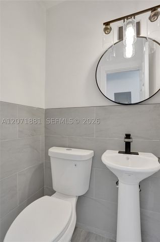 811 Finley Ct, Hollywood, FL 33020