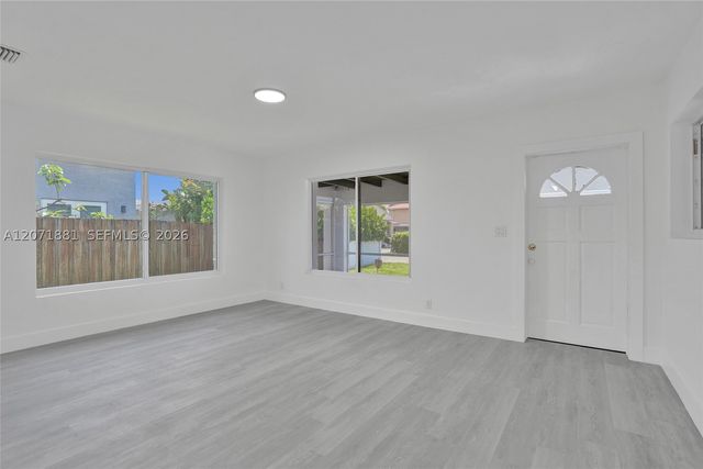 811 Finley Ct, Hollywood, FL 33020