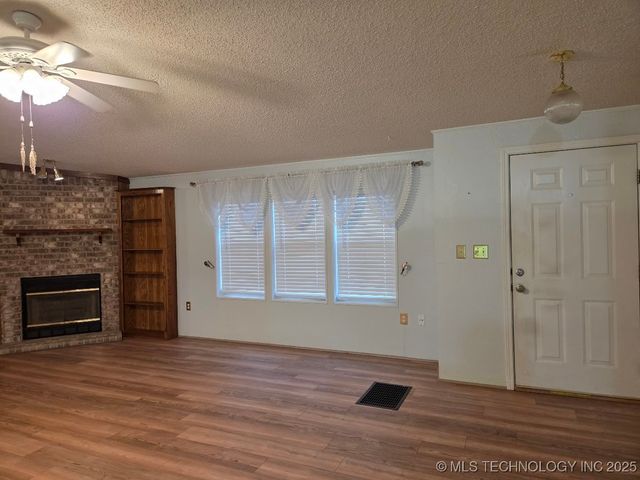 420828 E 1143 Road, Eufaula, OK 74432