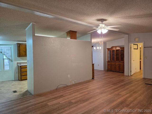 420828 E 1143 Road, Eufaula, OK 74432