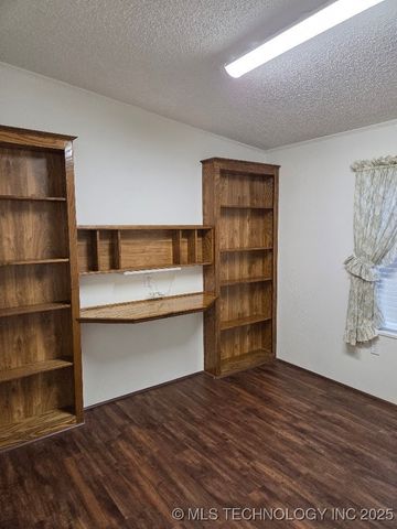 420828 E 1143 Road, Eufaula, OK 74432