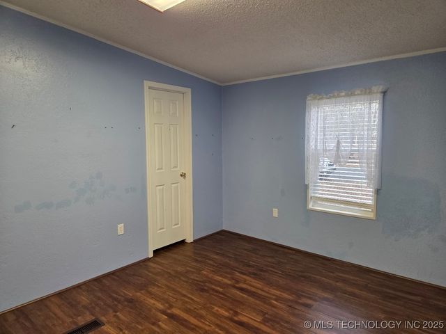 420828 E 1143 Road, Eufaula, OK 74432