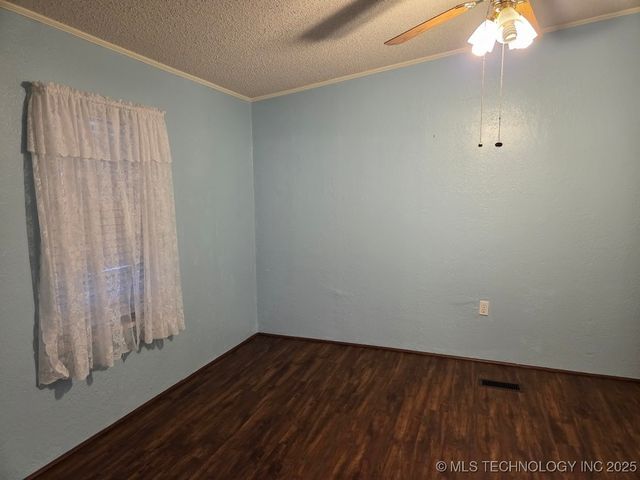 420828 E 1143 Road, Eufaula, OK 74432