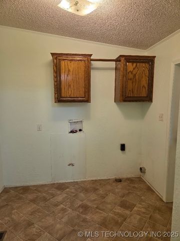 420828 E 1143 Road, Eufaula, OK 74432