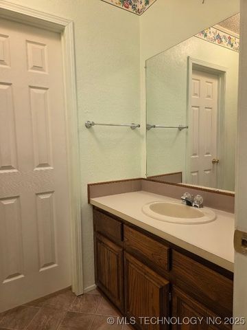 420828 E 1143 Road, Eufaula, OK 74432