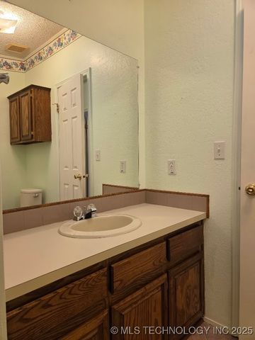 420828 E 1143 Road, Eufaula, OK 74432