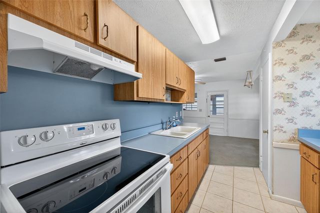 2603 W KIRBY STREET, Tampa, FL 33614