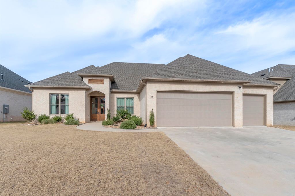 75 Lucia Lane, Maumelle, AR 72113