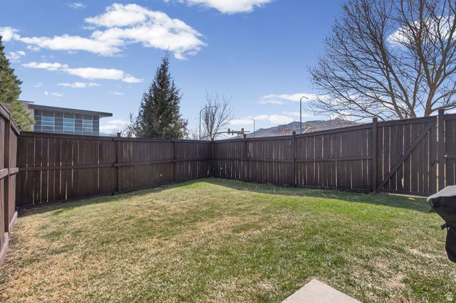 8042 N CLEARWATER RD, Eagle Mountain, UT 84005