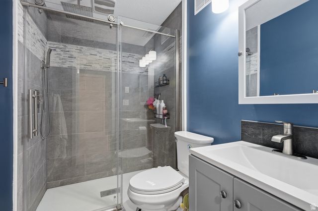 8042 N CLEARWATER RD, Eagle Mountain, UT 84005