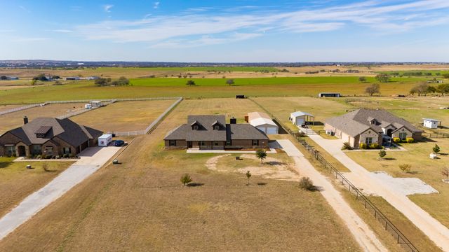186 County Road 4430, Rhome, TX 76078