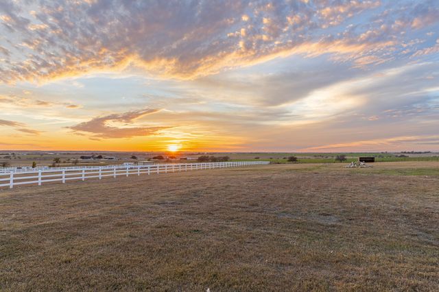 186 County Road 4430, Rhome, TX 76078