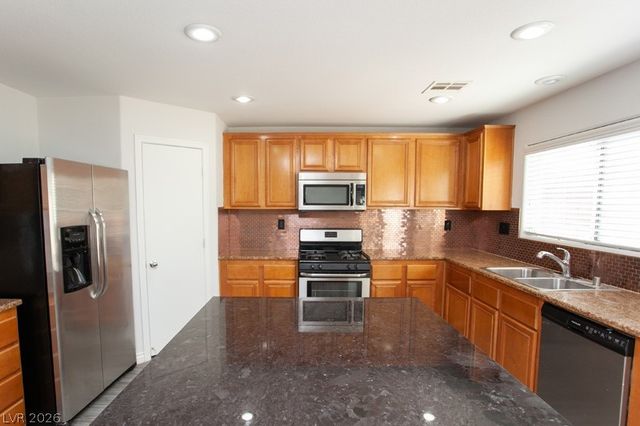6525 Cedar Waxwing Street, North Las Vegas, NV 89084
