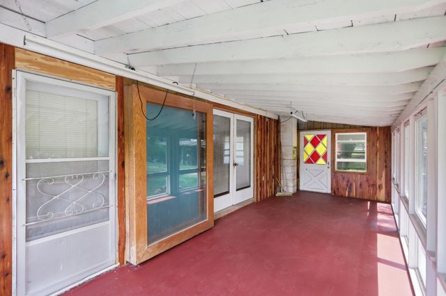 120 Bradley Ln, Cottontown, TN 37048