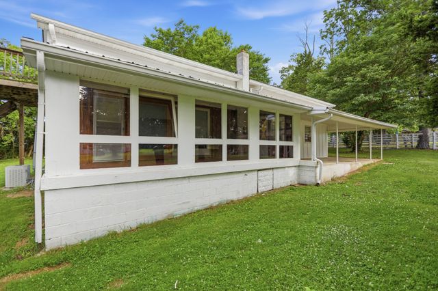 120 Bradley Ln, Cottontown, TN 37048