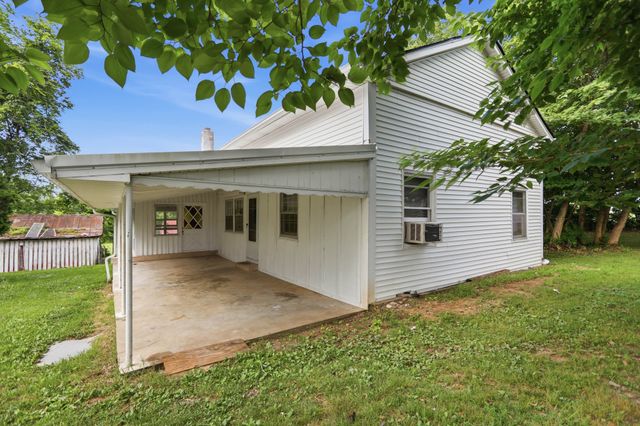 120 Bradley Ln, Cottontown, TN 37048