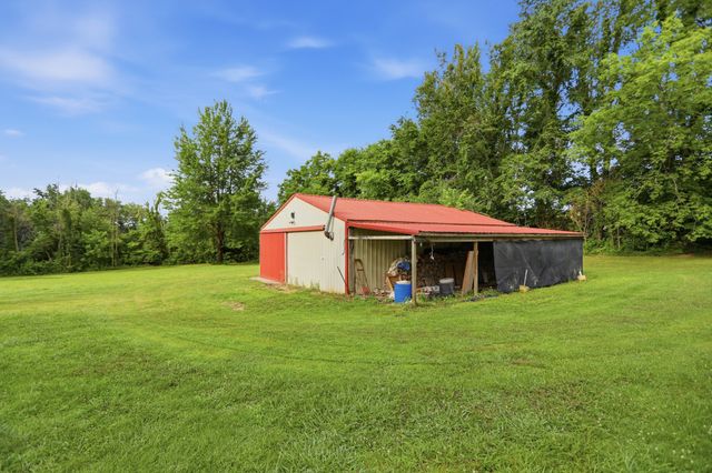 120 Bradley Ln, Cottontown, TN 37048