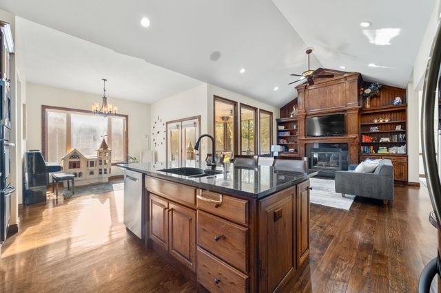 1427 E Timber Falls Ct, Andover, KS 67002