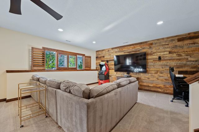 1427 E Timber Falls Ct, Andover, KS 67002