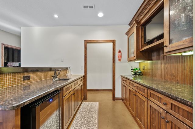 1427 E Timber Falls Ct, Andover, KS 67002