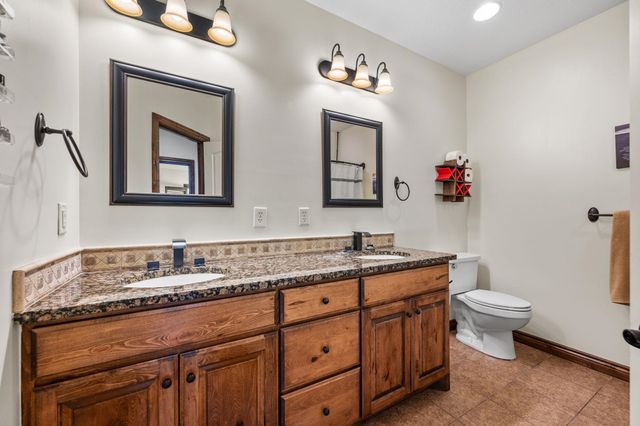 1427 E Timber Falls Ct, Andover, KS 67002