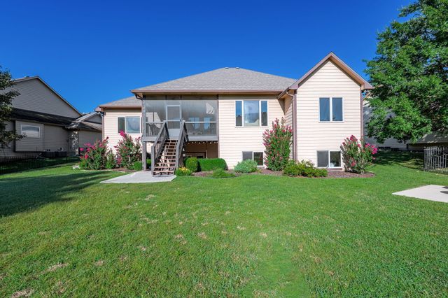 1427 E Timber Falls Ct, Andover, KS 67002