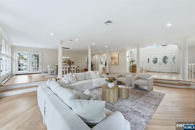 921 Franklin Lake Road, Franklin Lakes, NJ 07417