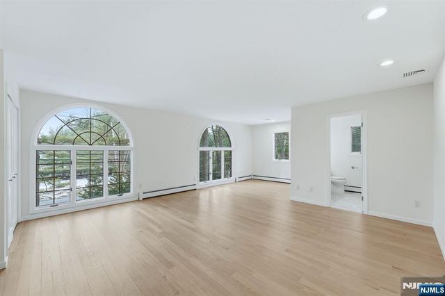 921 Franklin Lake Road, Franklin Lakes, NJ 07417