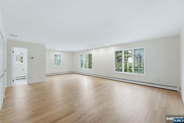 921 Franklin Lake Road, Franklin Lakes, NJ 07417