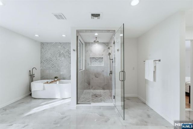 921 Franklin Lake Road, Franklin Lakes, NJ 07417