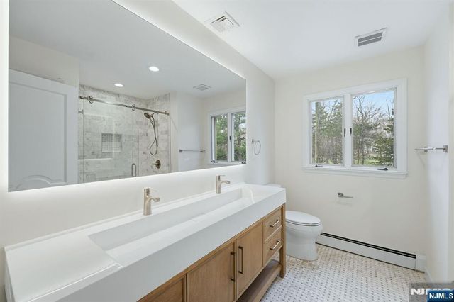 921 Franklin Lake Road, Franklin Lakes, NJ 07417