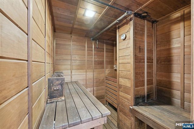 921 Franklin Lake Road, Franklin Lakes, NJ 07417