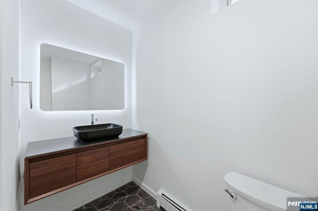 921 Franklin Lake Road, Franklin Lakes, NJ 07417