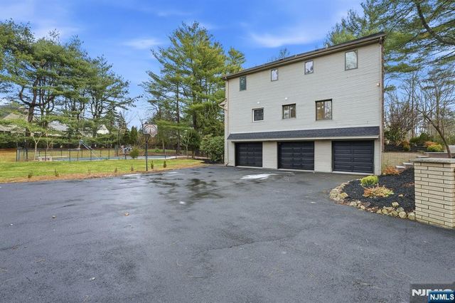 921 Franklin Lake Road, Franklin Lakes, NJ 07417