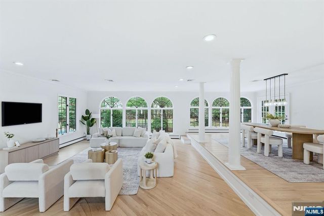 921 Franklin Lake Road, Franklin Lakes, NJ 07417