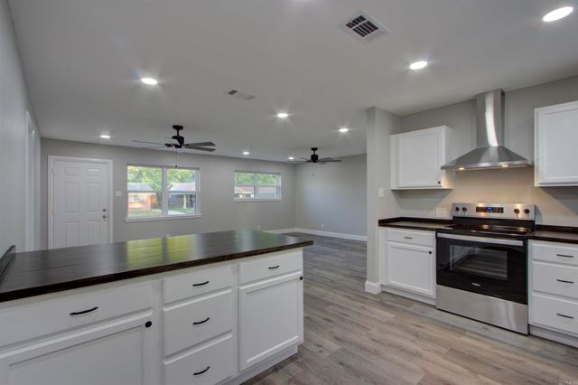 3715 Forestwood, Texarkana, AR 71854