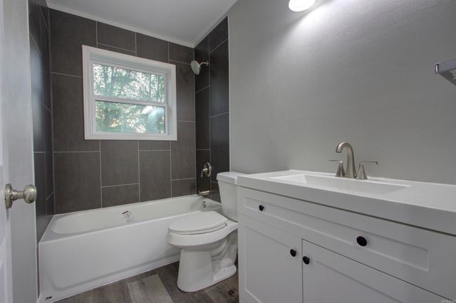 3715 Forestwood, Texarkana, AR 71854