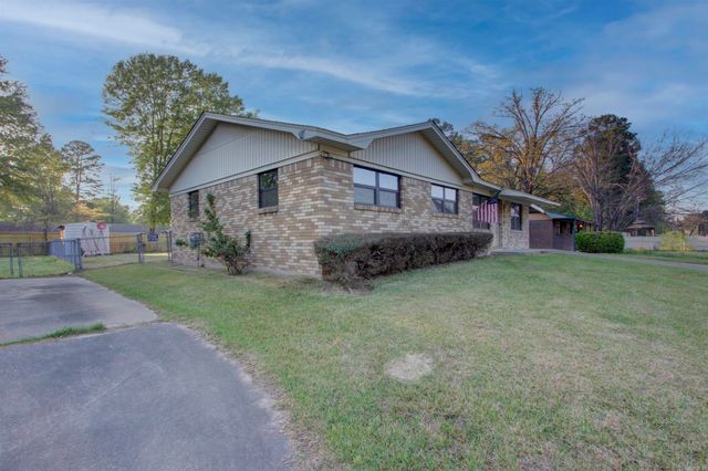 3715 Forestwood, Texarkana, AR 71854