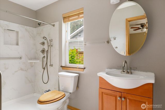 2301 SW Rosario Place, Oak Harbor, WA 98277