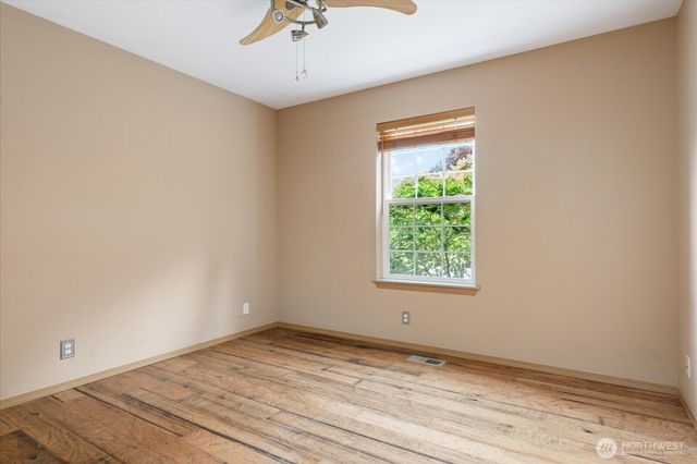 2301 SW Rosario Place, Oak Harbor, WA 98277