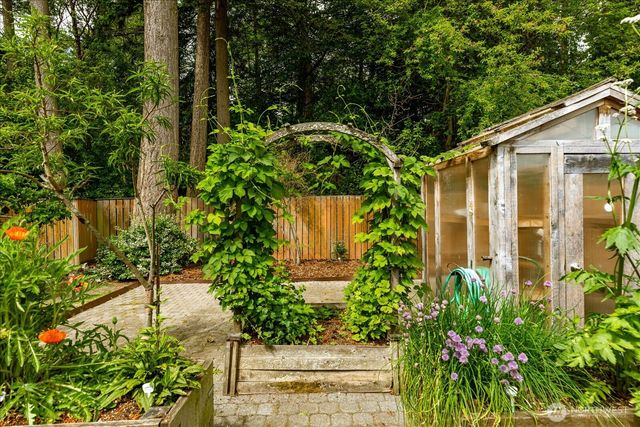 2301 SW Rosario Place, Oak Harbor, WA 98277