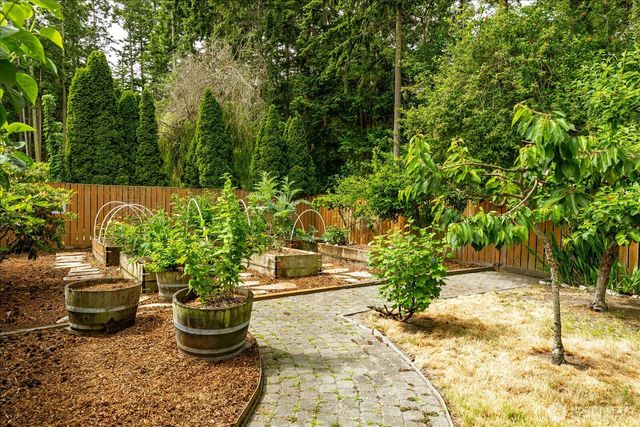 2301 SW Rosario Place, Oak Harbor, WA 98277