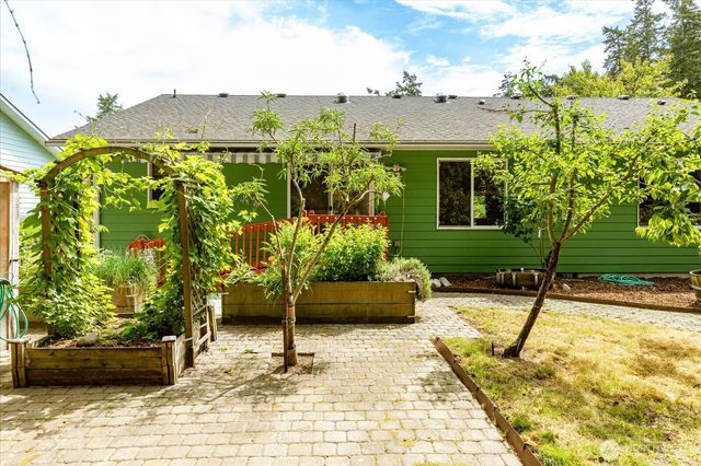 2301 SW Rosario Place, Oak Harbor, WA 98277
